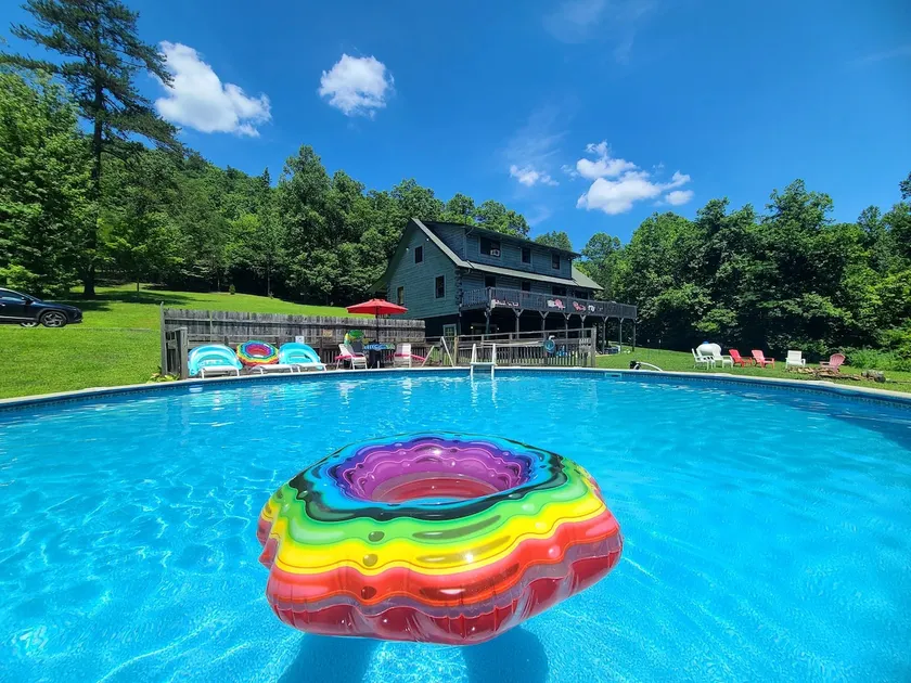 Pool - Hot Tub - Theater - Arcade - Mural - RRG - Image 1