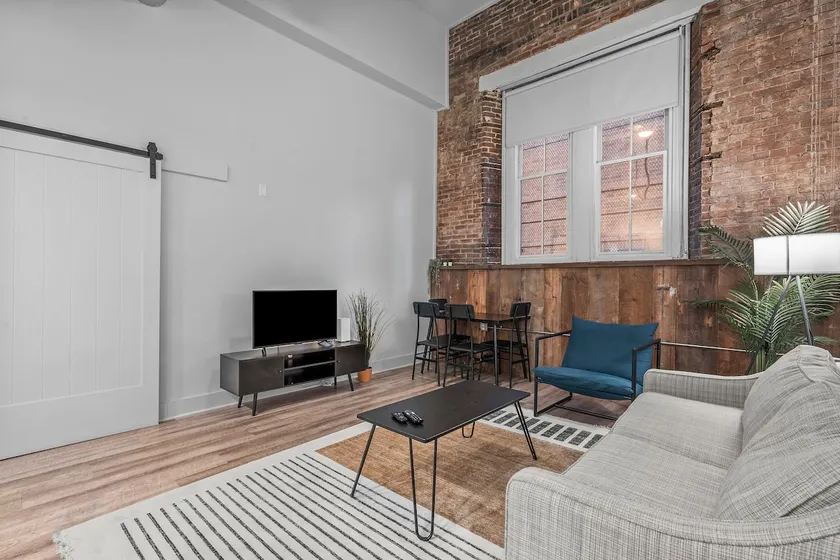 Walk to Acrisure+PNC! First floor w/ FREE parking - Image 1