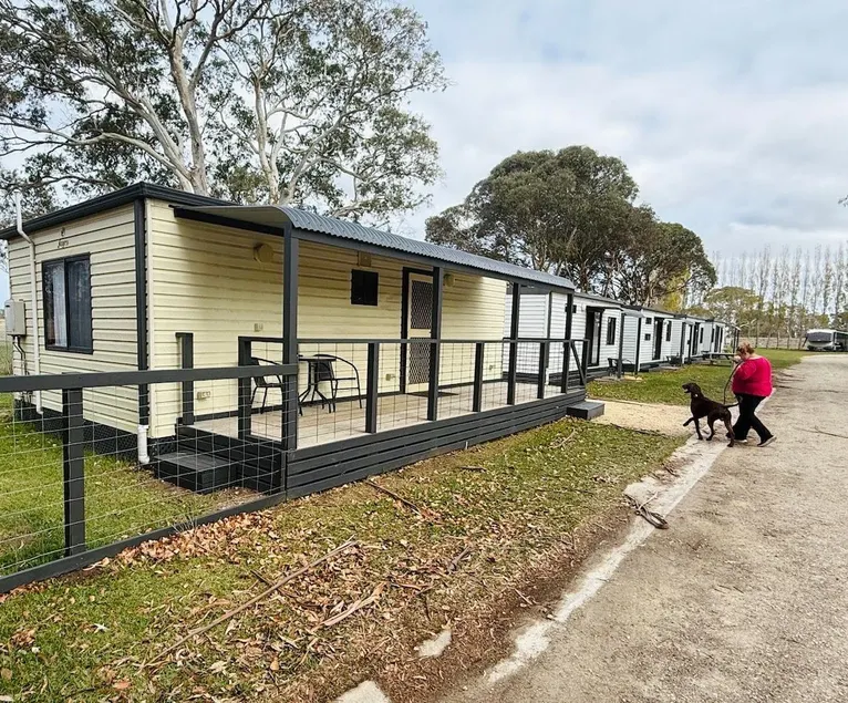 Dog Friendly Cabin (sleeps 2) - Image 1