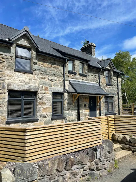 Bryn Glo - Image 1