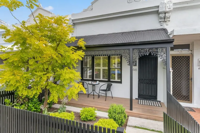 Very Victorian Modern & Special 2BRM 1BTH - Image 1