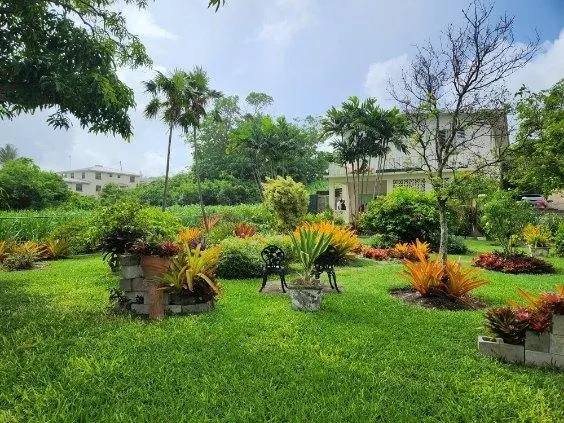 Large Private Apartment - 5 mins to US Embassy - Image 1