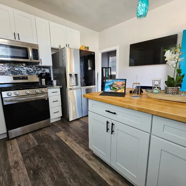 Oasis in North Sacramento - Image 1