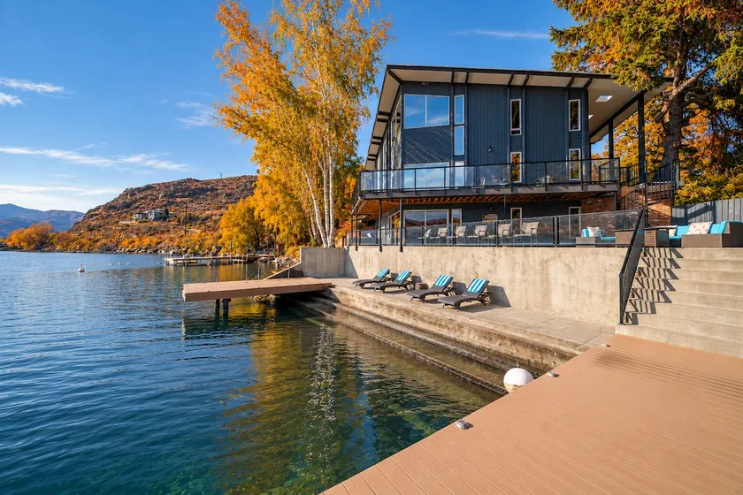 Premier home, Waterfront, Views, Hot Tub, Dogs OK - Image 1