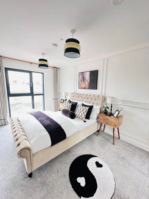 Central Derby Urban 2 Bedroom Flat - An Oasis of Elegance! Free Parking and Wifi suitable for families and professionals - Image 1