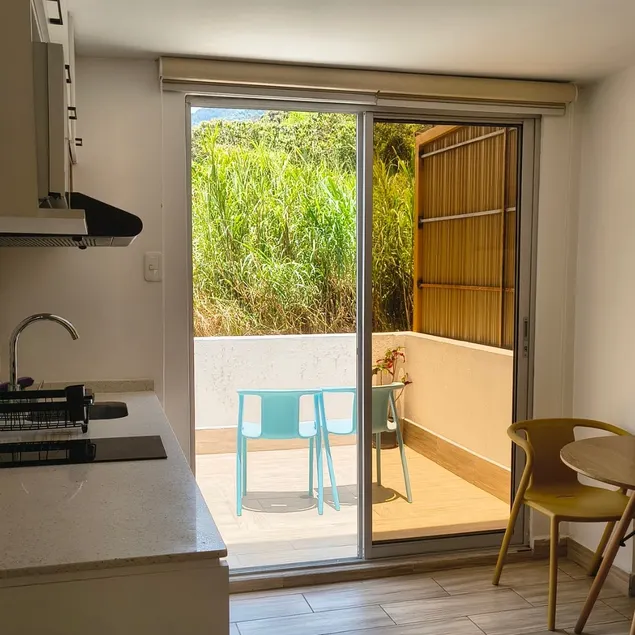 Cozy, secure suite with a terrace and parking. - Image 1