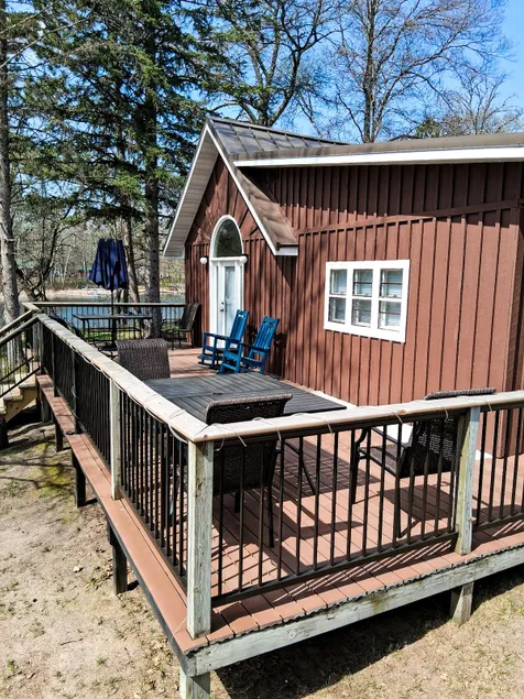Cozy 2-bedroom River Cabin - Image 1