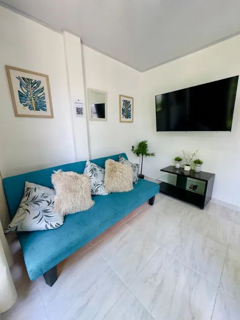 103 Flor Place Apartments - Image 1