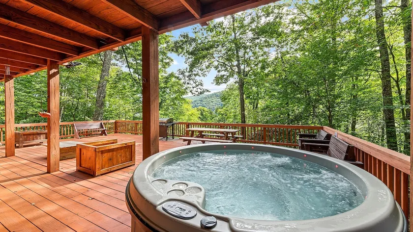 Safe Haven-Hot Tub, Views, Family Friendly Retreat - Image 1