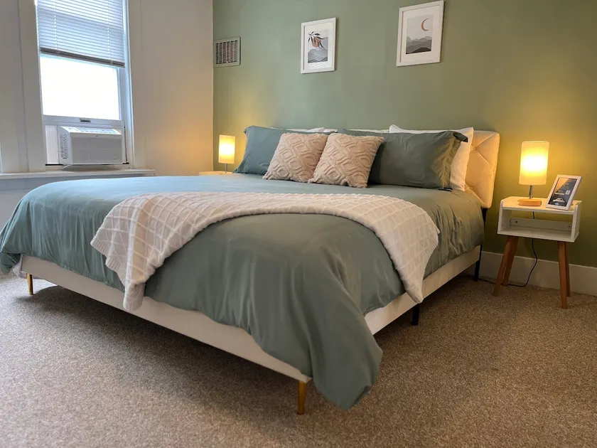 *Walk To The Diamond*Pet Friendly* - Image 1