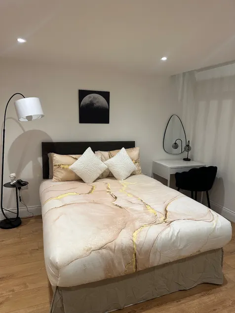 Luxury 1bedroom Flat Kentish Town - Image 1