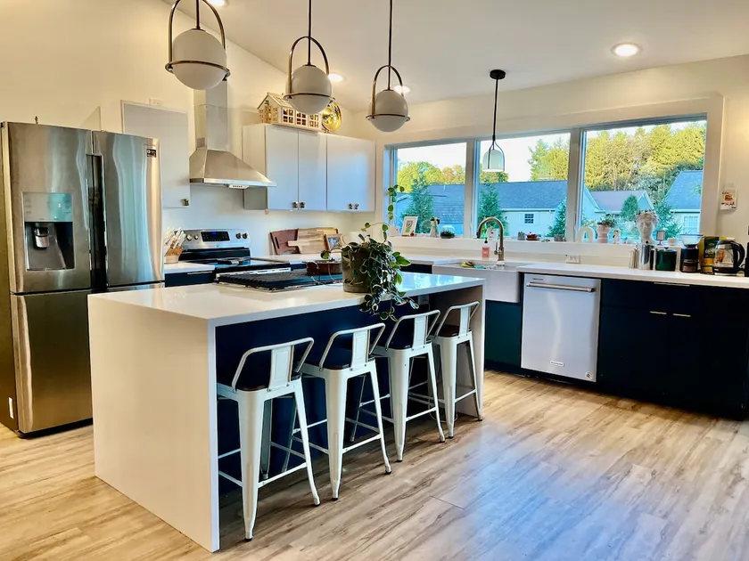 Cozy & Modern Family Escape – 45 Minutes from ND - Image 1