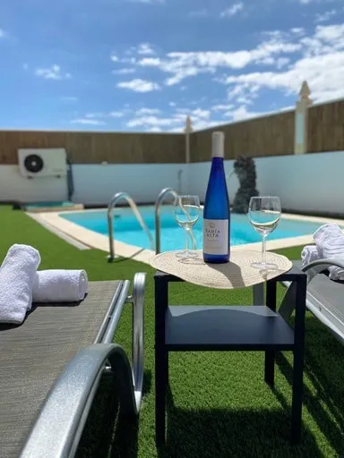 Beach villa private heated pool - Image 1