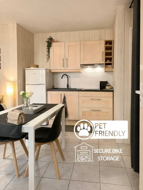 Small cozy house - Image 1
