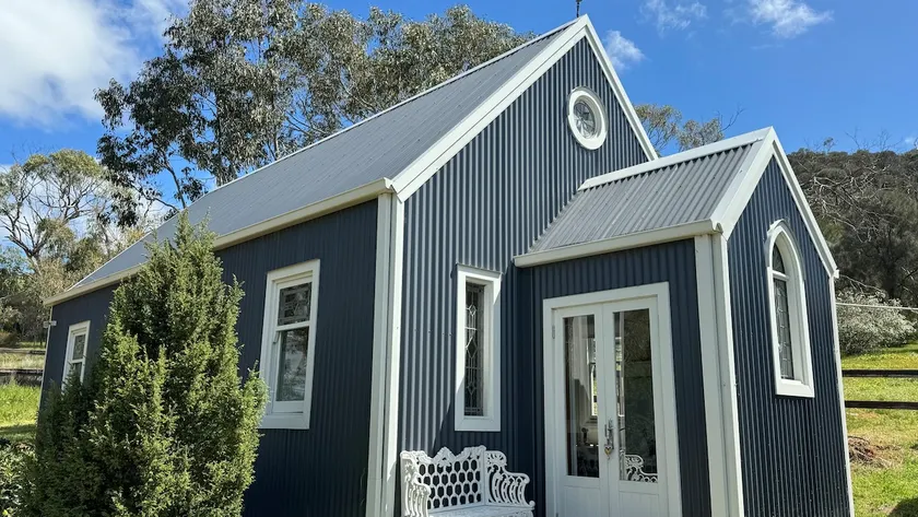The Tin Tabernacle with spa - Image 1