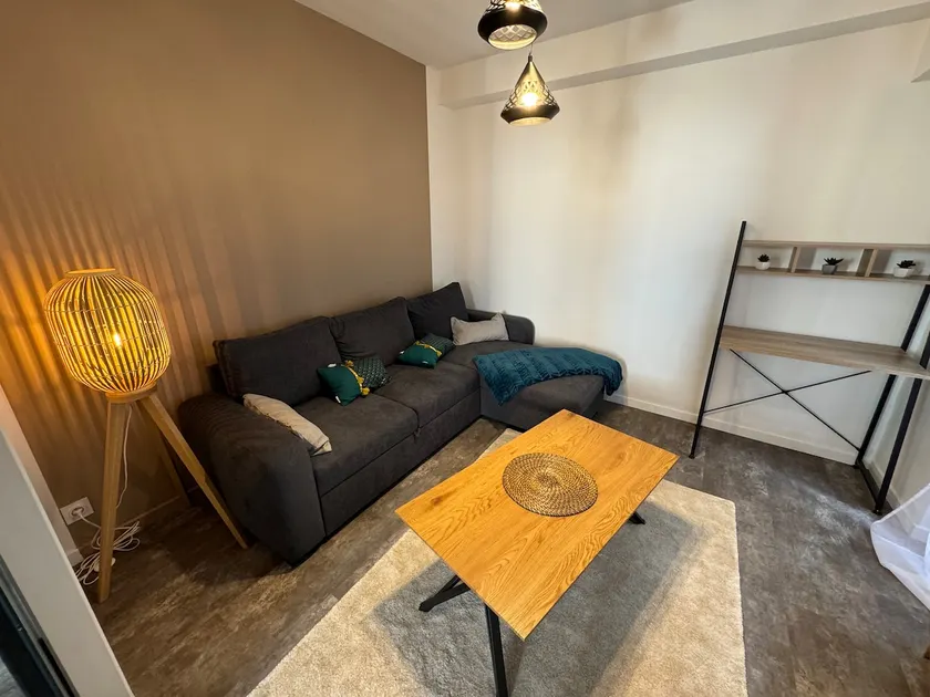 Idole - Cozy and Bright Apartment - Image 1