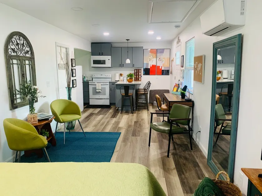 Charming Fully Equipped Private Guest Suite Studio - Image 1