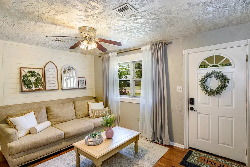 Charming & Bright Home in Lawton minutes to FtSill - Image 1