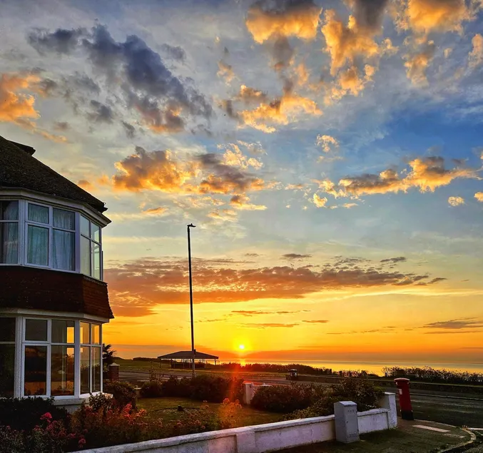 Seafront 1920s eclectic home - Margate - Image 1