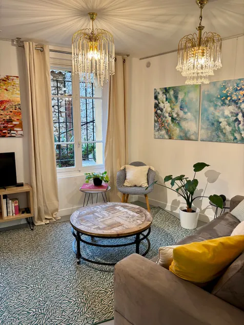 Artist's Apartment - Image 1