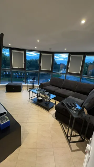 Watford Town Centre Apartment - Image 1