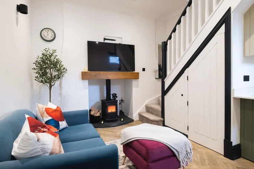 Grosvenor Cottage - Kendal Lake District, Parking - Image 1