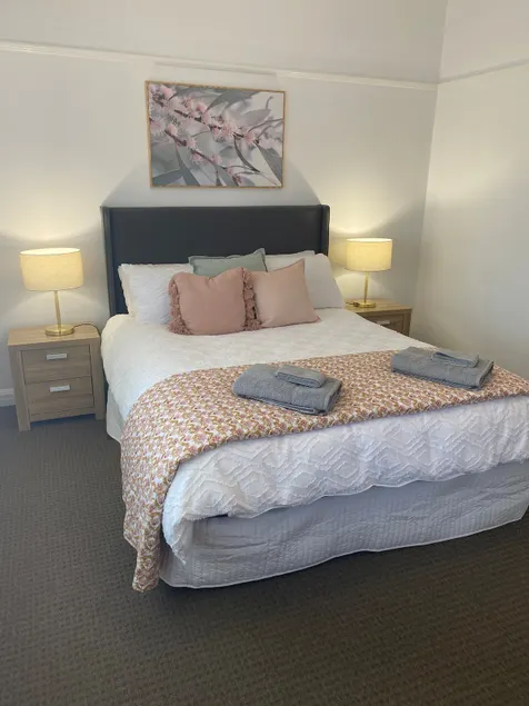 Three Bedroom Home in Golden Square - Image 1