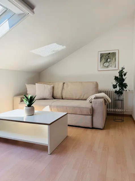 relax with a private parking space - Image 1