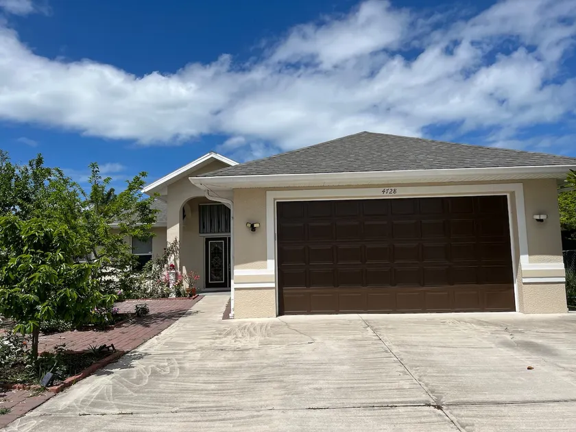 MQT's Spacious 4 bedrooms, 3 bathrooms Home - Image 1