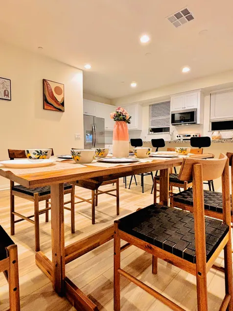 New 4BR/4BA Near Disney & Conv | Spacious Family - Image 1