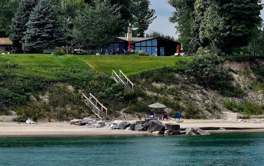 Mid-Century Lake Michigan Escape | Private Beach - Image 1