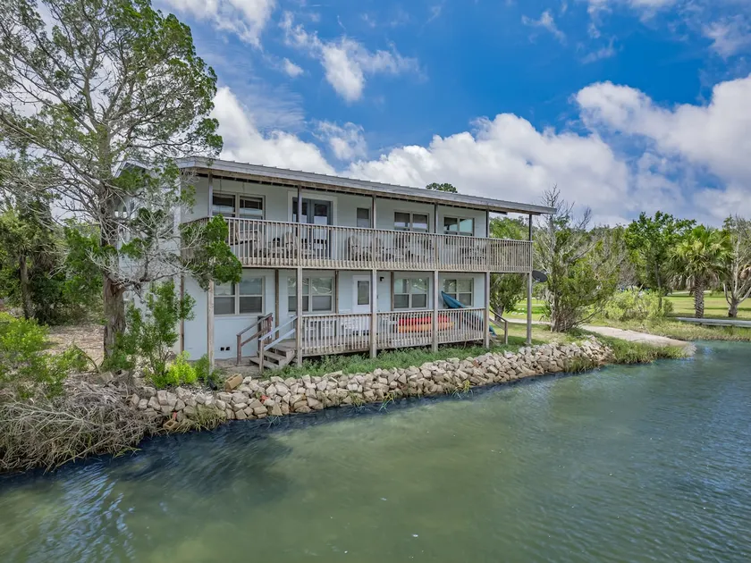 Cozy Waterfront 'Island House' on Live Oak Island! - Image 1