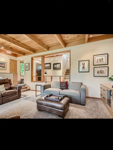 Luxurious mountain getaway w/pool & hot tub - Image 1