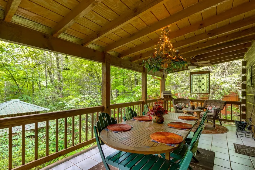 'drifting Feather' Mountain Cabin: Waterfront Deck - Image 1