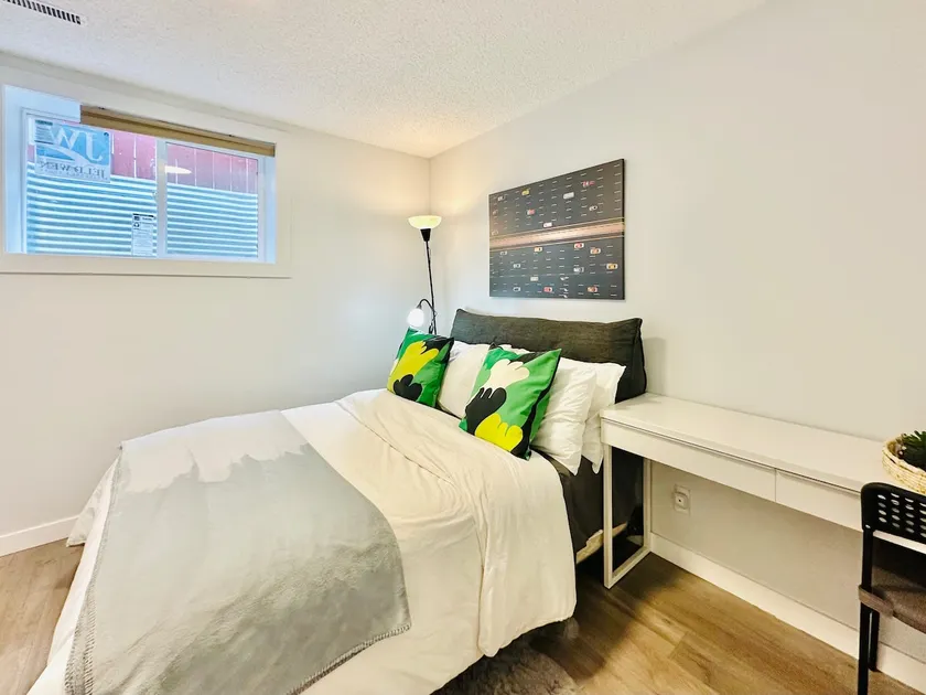 Location! Close to Everything! Separate Entrance! - Image 1