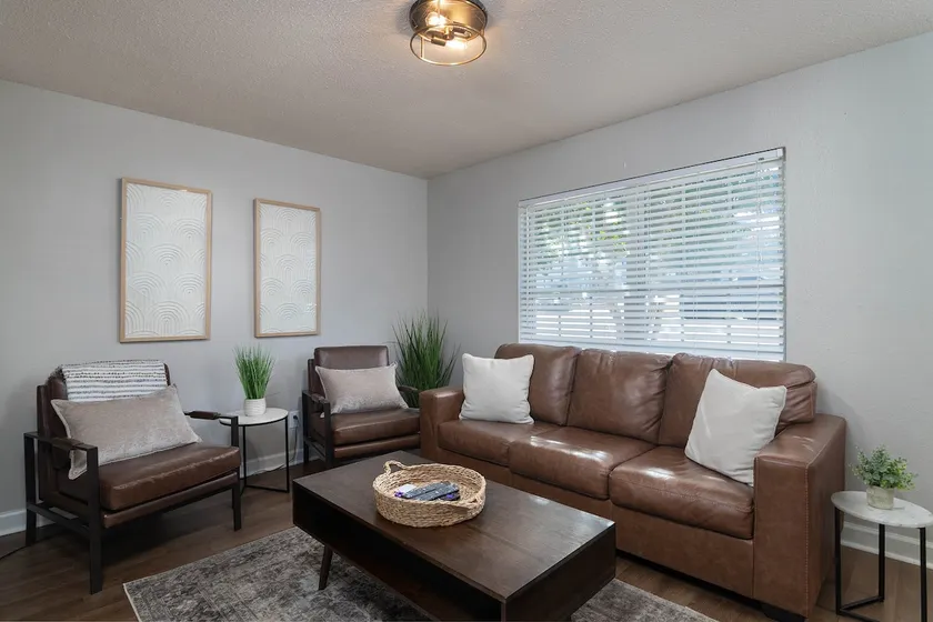 Power and Water - Oxford Condo~Walk to Campus - Image 1