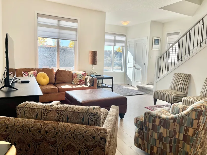 Rockland Park Home: 3BR, Easy Access to Banff - Image 1