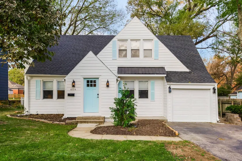 3BR 3BA Fairway Home • Dog-Friendly • Fenced Yard - Image 1