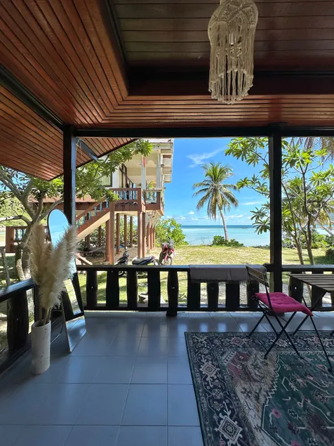 Beach front House - Image 1