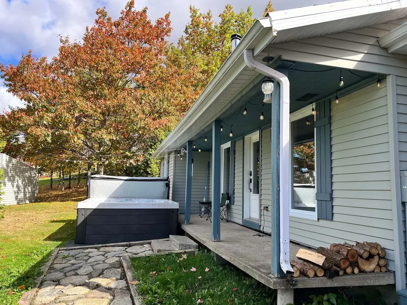 Cottage in nature with HOT TUB | Near the Massif du Sud - Image 1