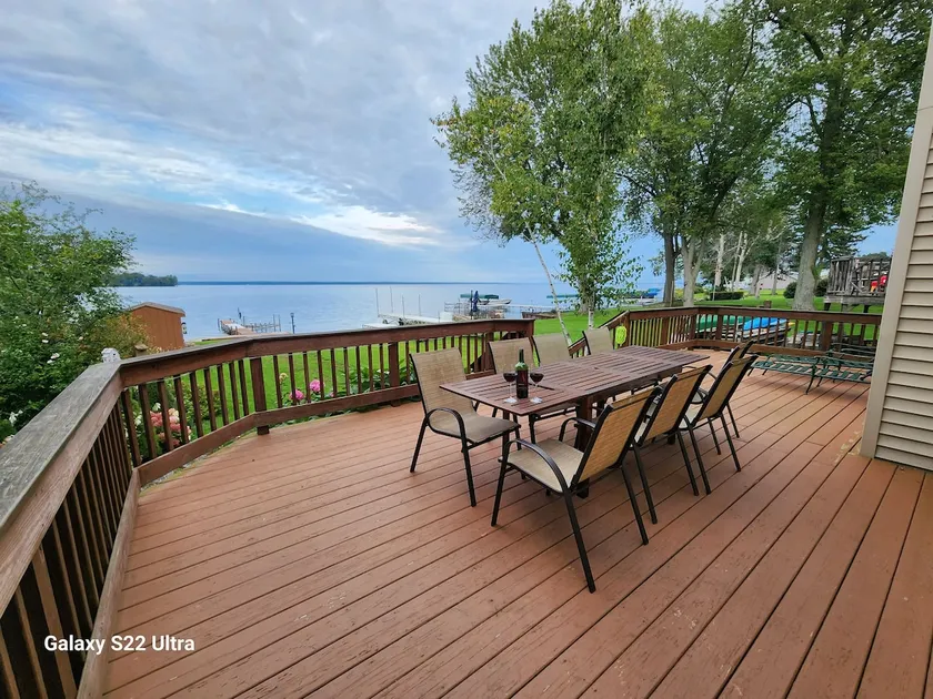 Oneida Lake Oasis - Image 1