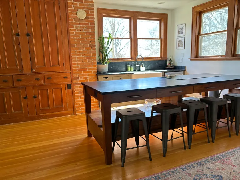 Historic Kirkwood House - retreat near downtown IC - Image 1