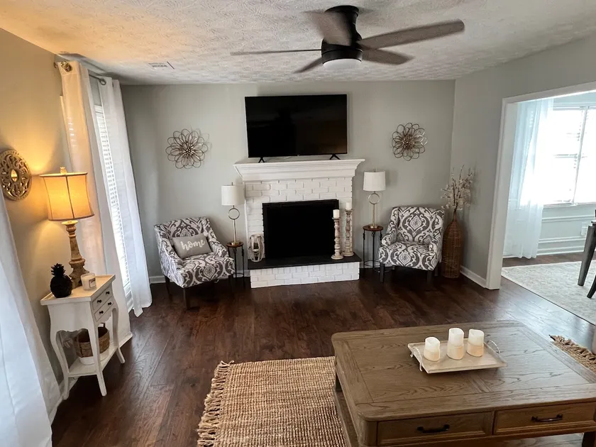 Sharp Cape Cod 4 beds, 2 Bath w/finished basement - Image 1