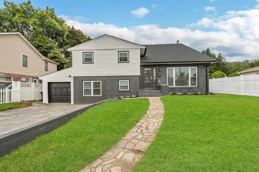Hidden Gem w/ Heated Pool/ Hot Tub - Image 1