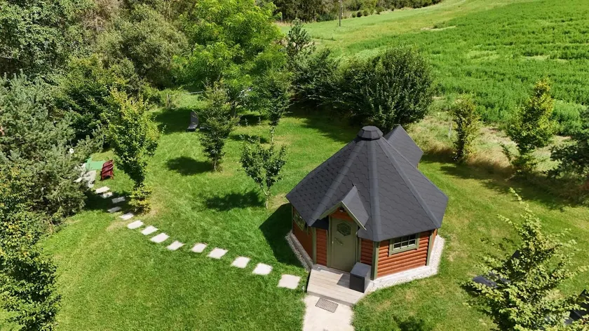 Kota in the countryside with HOT TUB - Image 1