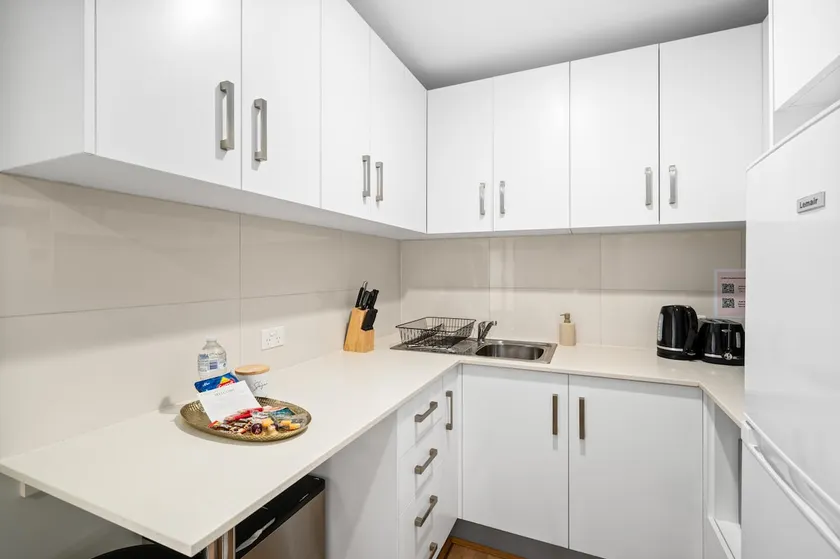 Clean Studio! Train! Parking! Restaurants! 4144D0 - Image 1