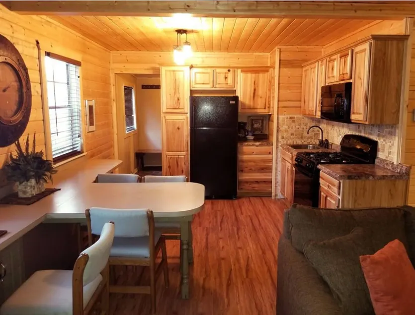 Elk Run Cabins A - Image 1