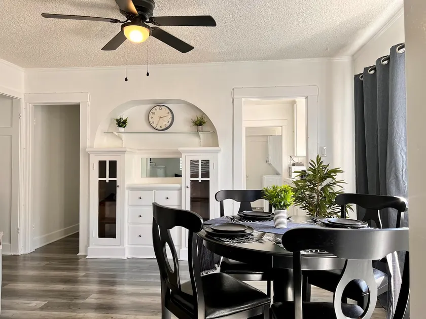 LA Home Near USC | 8 Min to Exposition Park - Image 1