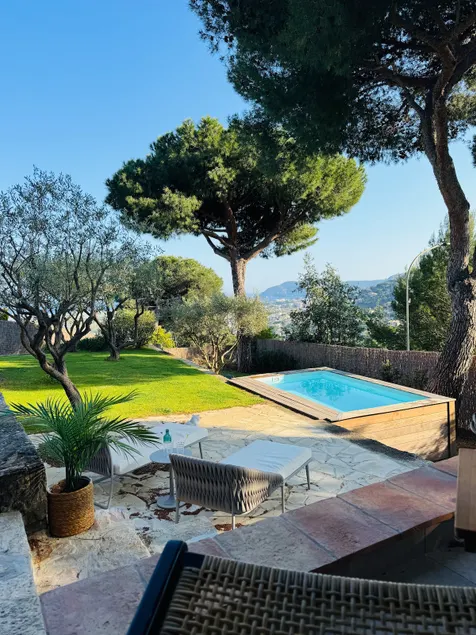 Private and luxury retreat with sea view and pool - Image 1