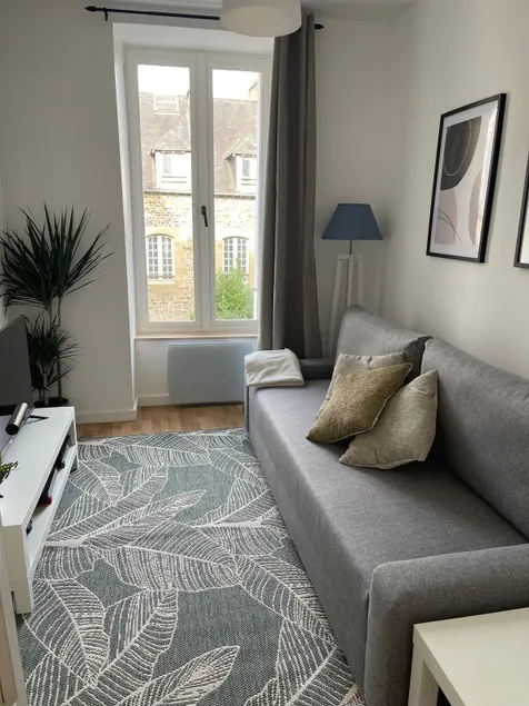 Apartment in the historic city center - Image 1